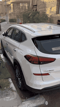 السلام عليكم
توسان 2020 وارد خليجي 
رقم بغداد
ماشية 80 الف 
٣ وضعيات قياده سبورت وايكو ومعتدل 
مري شفط 
حساسات 
كامره خلفية وباقي المواصفات المعروفة
سياره مال بيت نضافة 100% 
بيها بارد خفيف بالجنطه ( الصندوك )
مكاني حي العدل بغداد 
السعر 205 وبي مجال 
***********
