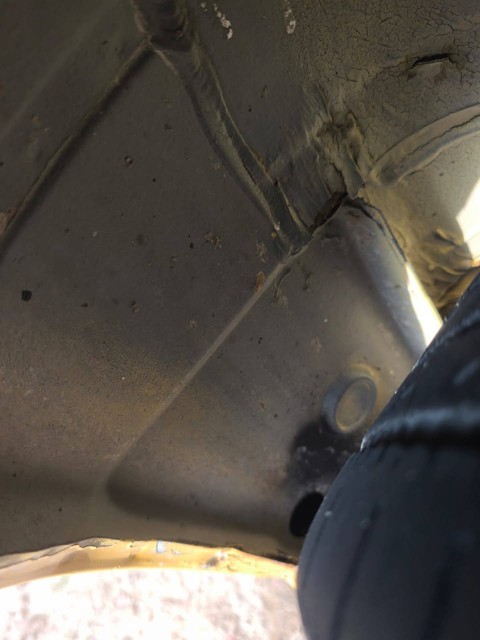 سلام عليكم سمند للبيع موديل 2011 ناطق بلاديه السياره مكينه بيه اشويه ضعف كير وحداديه وكهربايات وتخم تاير جدد داخل نضيف مسجل وسستم صوته يخبل  رقم بغداد انكليزي تحويل ثاني يوم مصفره هيئه وغرامات مكاني بابل شارع 80 السعر 26 //// ‏‪***********‬‏
