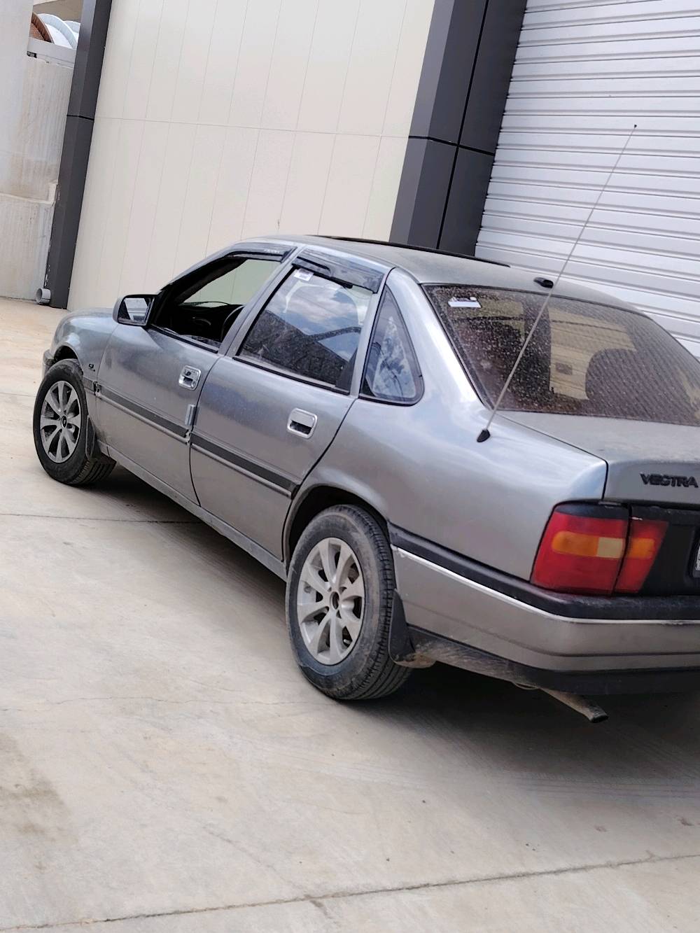 اوبل موديل 1992
رقم دهوك السياره باسمي
كلشي بيها شغال
سنويه الئ 2031
السعر 45 بيها مجال
العنوان اربيل