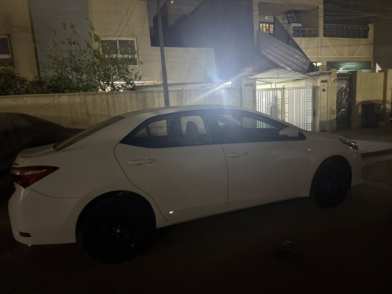 السلام عليكم.                                                                    تويوتا كورلا 2015 شركة عامة محرك ١٦٠٠ السيارة زيرو ماشية ٨٠٠٠
السيارة مضمومة السعر ١٨٨
للاستفسار
***********
