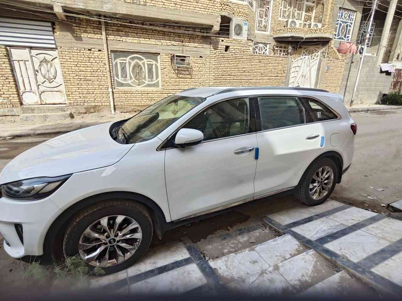 سورنتو 20 خليجي 6سلندر كفالة عامة عدا بارد بالباب بسيط موضح بالصور ماشية 100الف رقم بابل مكانها ناصرية بأسم راعيها تحويل ثاني يوم سعرها (255) و بيها مجال بسيط ***********
