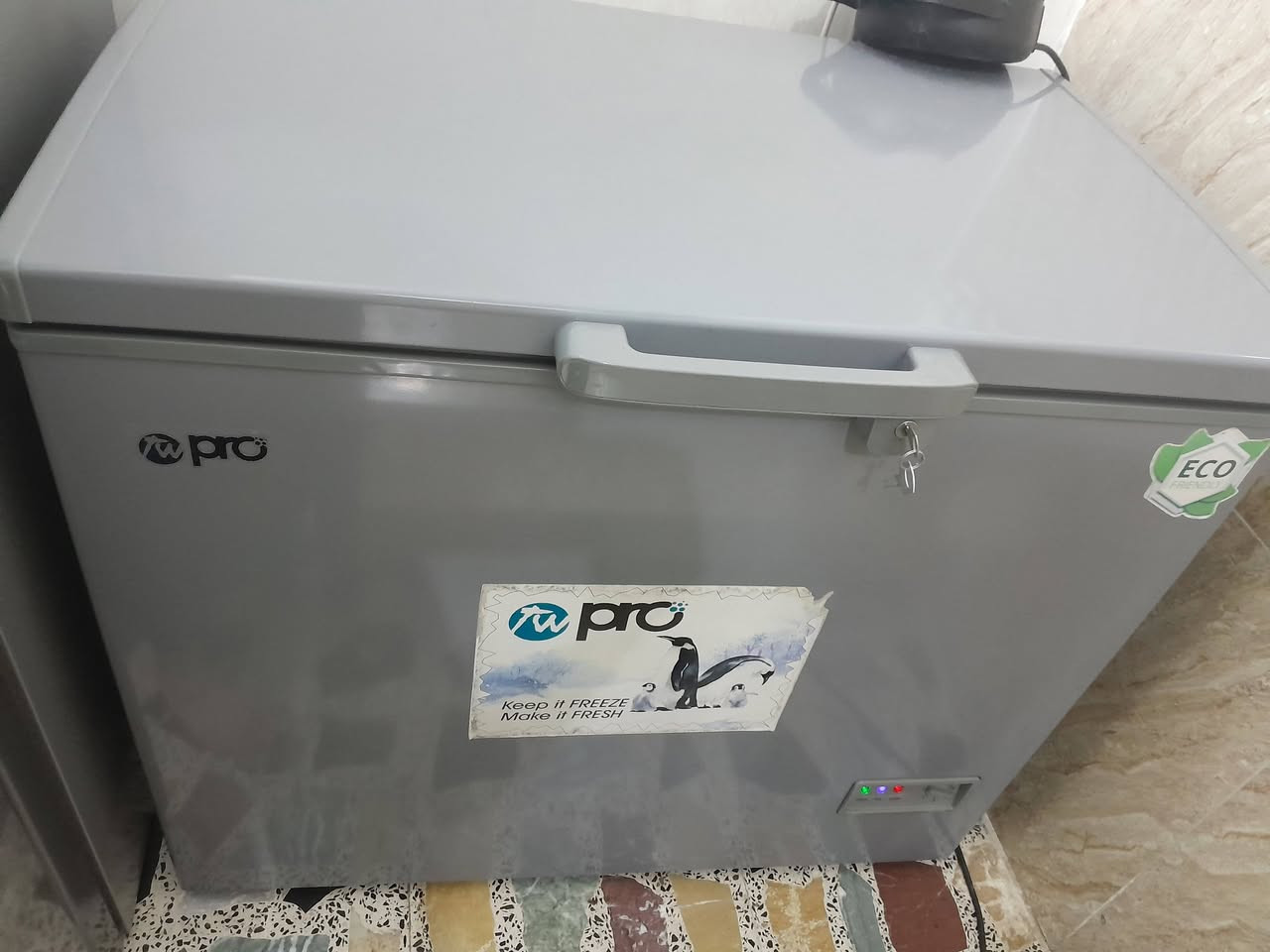 مجمدات اثنين للبيع وحده جديده وحده مستعمله امانت الله تجميدهن ايخبل وعله الفحص سبب البيع اريدنشتري وحده جبيره بدل الثنين  سعرالجديده ٢٦٠ والمستعمله ١٧٥وثنينهم نفس القياس وكولش نضيفات *********** التصال عله هذا الرقم
