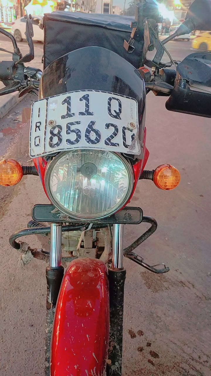 سلام عليكم بوكسر21شهر9 للبيع دراجه مكينته كلش نضيفه وخرسه بيه نواقص بسيطه ويحتاجلها ترتيب بسيط مكاني بغداد الاعضميه رقمي *********** رايده ب 1700وبيه مجال حك الجيه
