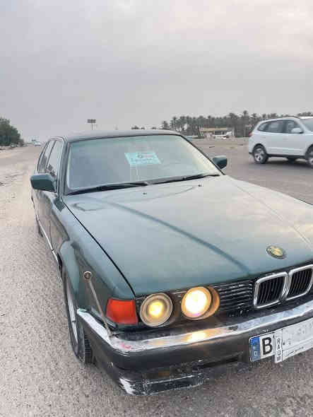 السلام عليكم BMW للبيع 
حجم 735i. مكينه وكير  مكفولات محرك جديد شاده ستندر    كهربائيات كلها شغاله 
نكره سلف مابيها كل نقص عدا التبريد 
للعلم بيها ويل خليه بلادي وتايرات شرط 4 جدد قبل 12 يوم شادهن. 
رقم انبار  شرط تحويل  كبل جامه جديده 
حداديه خير من الله ناعمه بشارع. 
 السعر مناسب بيع مستعجل  ب40 وبيها  مجال والشراي بخدمته 
***********
