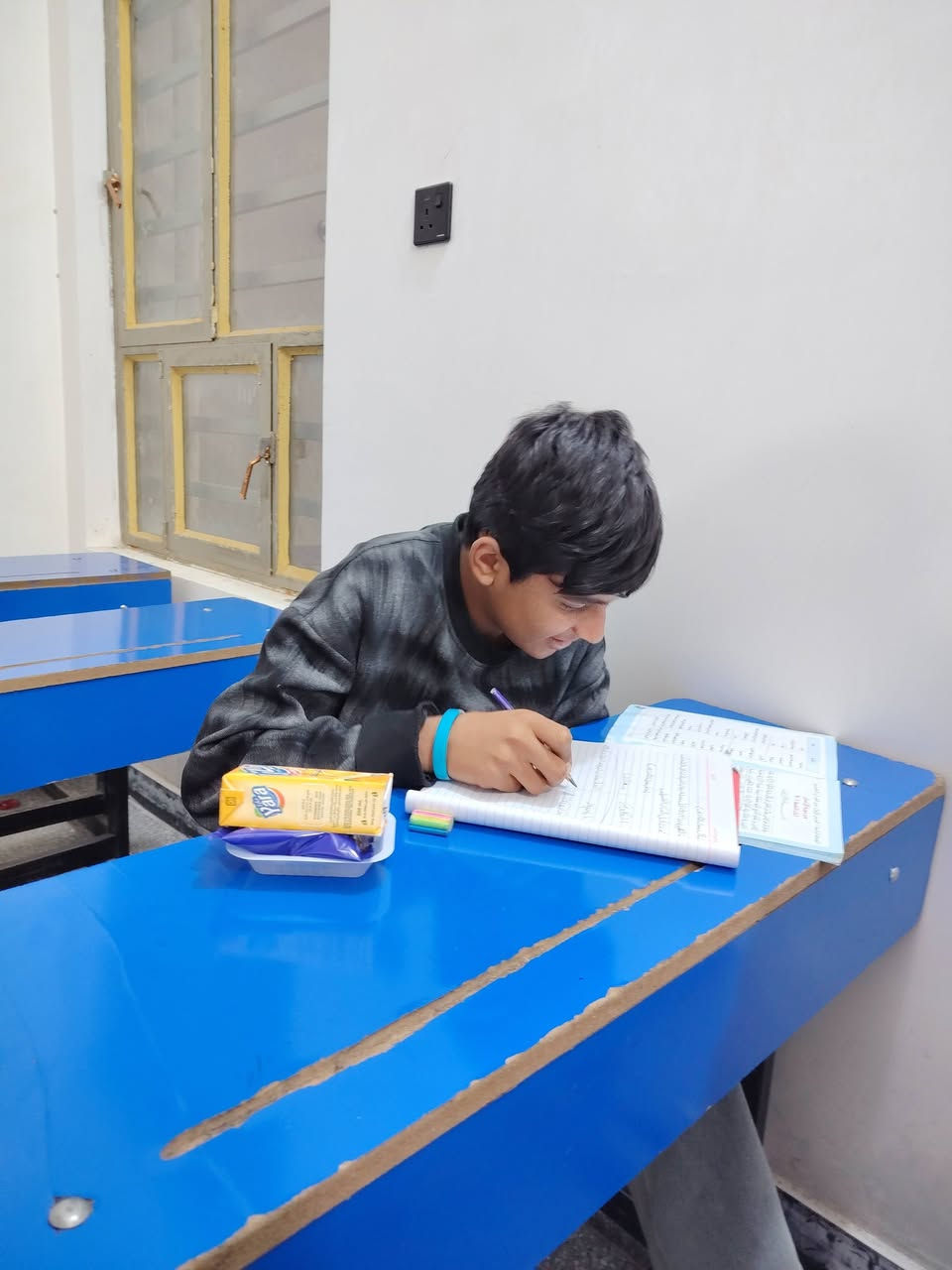 فرصة لأبنائكم للتميز
إذا أردت لابنك أن يفهم الدروس بسهولة
ويحسن مستواه الدراسي…
معهد 14 يقدم دروس تقوية مميزة
للمرحلتين الابتدائية والمتوسطة
⭐ اهتمام بكل طالب
⭐ شرح واضح ومبسط
⭐ بيئة تعليمية هادئة
📍 الحميدية – مقابل العمارة الخضراء
📞 ***********
