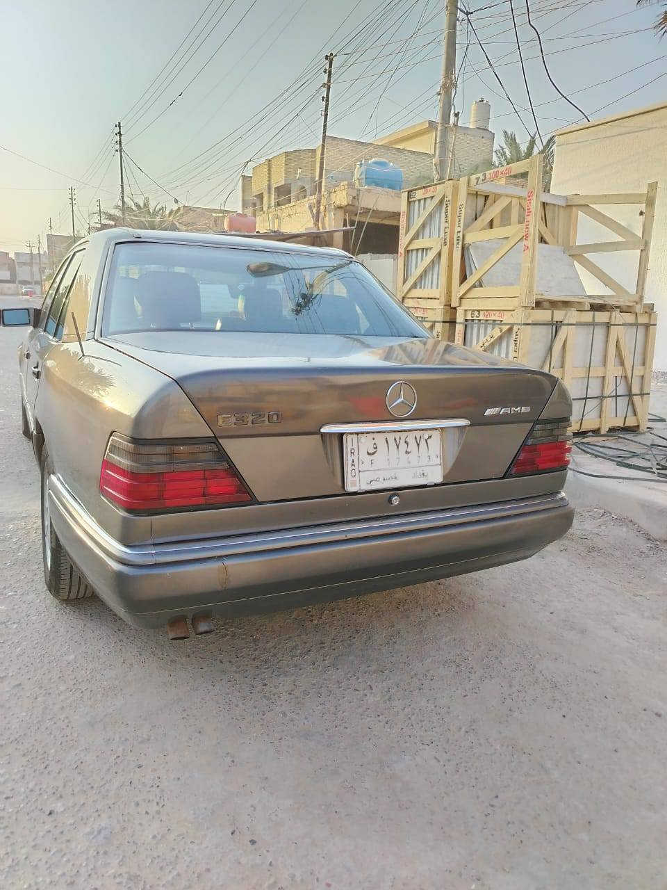 السلام عليكم

مرسيدس دب بيبي شبح موديل1994 محرك بطة 3000 السياره مكفولة من الضربة صبغ جمالية قواعت الدبلات سليمة مكان السيارة ميسان السعر 72 وبيهه مجال الشراي يتصل على/***********
