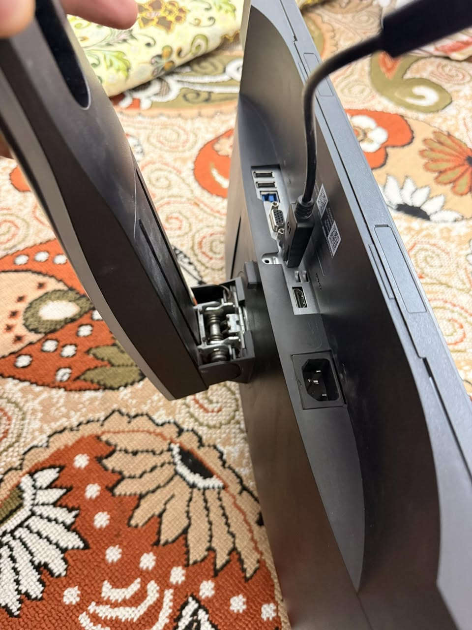 شاشات LG , dell حجم 24 مع ستاند متحرك امريكي
قيم واخذ
***********
