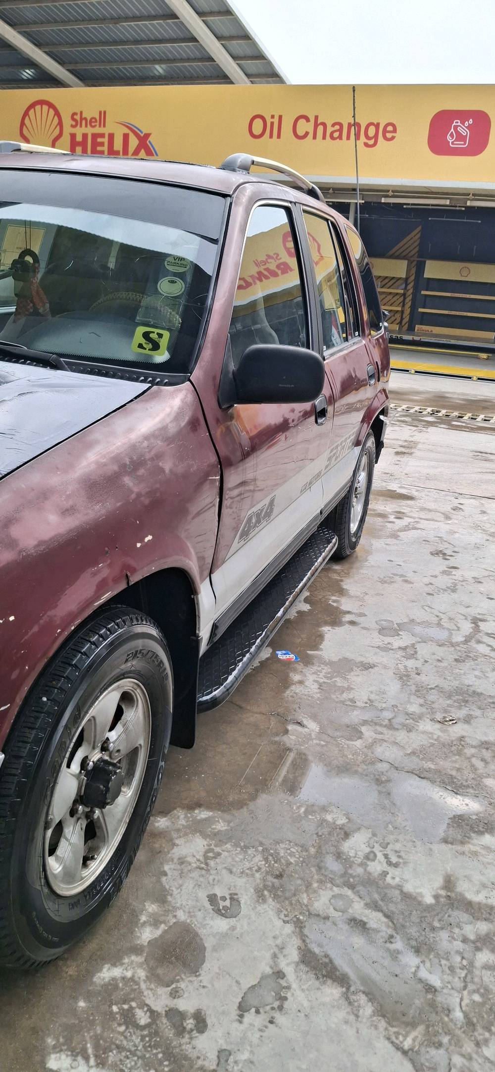 السلام عليكم
سبورتج ٩٤ 

بدون ضربه 

دفع رباعي شغال

محرك بلادي 

تخم تاير 

باتري جديد 

صدر +دبلات جديد 

بولبرن تايرات اماميه جديده اصليه 

السعر ٣٨ وبيه مجال 

رقم انكليزي انبار  وتحويل ثاني يوم
***********
***********
