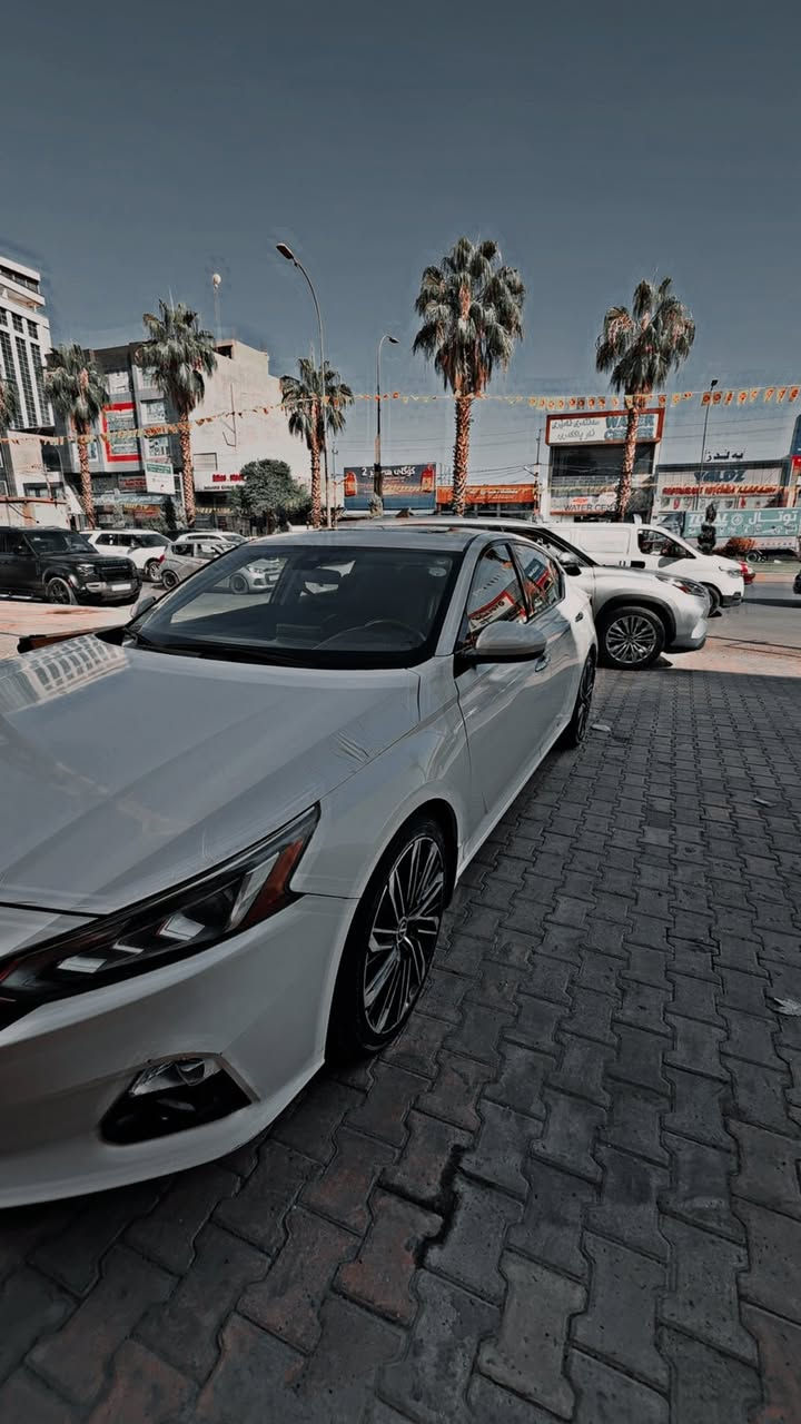 نيسان التيما.  بو فه روشتن. موديل 2022. SL.  ره نگى سپى سه ده فى.  سه يا ره كه. دوو  پارجه ى. هه يه.   بونيت له گه ل. چاملخ ى. پيشه وه لاى. سه يا قى.  بيى ئير باگ هه مووى. به شه ره.ته.  به ناوى خومه. 69000هه زار  روهيشتيه. ره قه م. ته له فون. ***********
