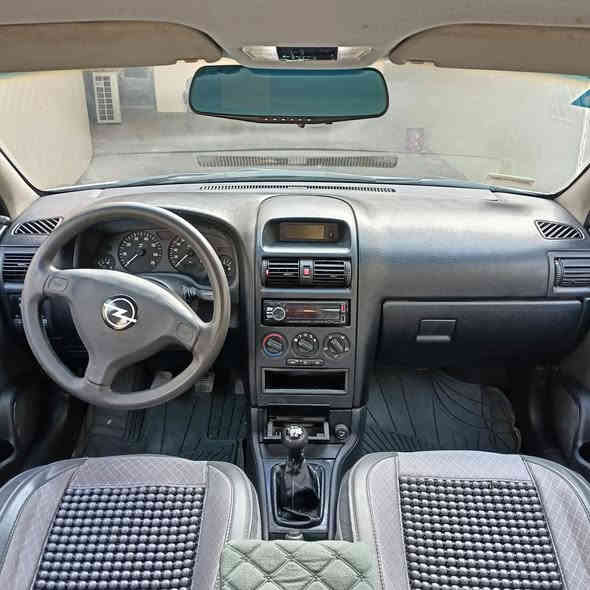 السلام عليكم اخوان -- للبيع اوبل استرا 2002 السيارة بلاديه لاصبغ ولاتبديل فقط جراد بالبنيد  كهربائياتها بلاديه باتري جديد بي ضمان سنه تخم تايرات جديد تبريد شغال  داخل نضيف جدا گير جديد المكينه 1600مسكر بيها تنقيص دهن قليل --- السيارة باسمي تحويل مباشر  رقم بغداد الانكليزي الجديد // السعر 60 وبيها مجال // *********** هذا رقمي بي واتساب
