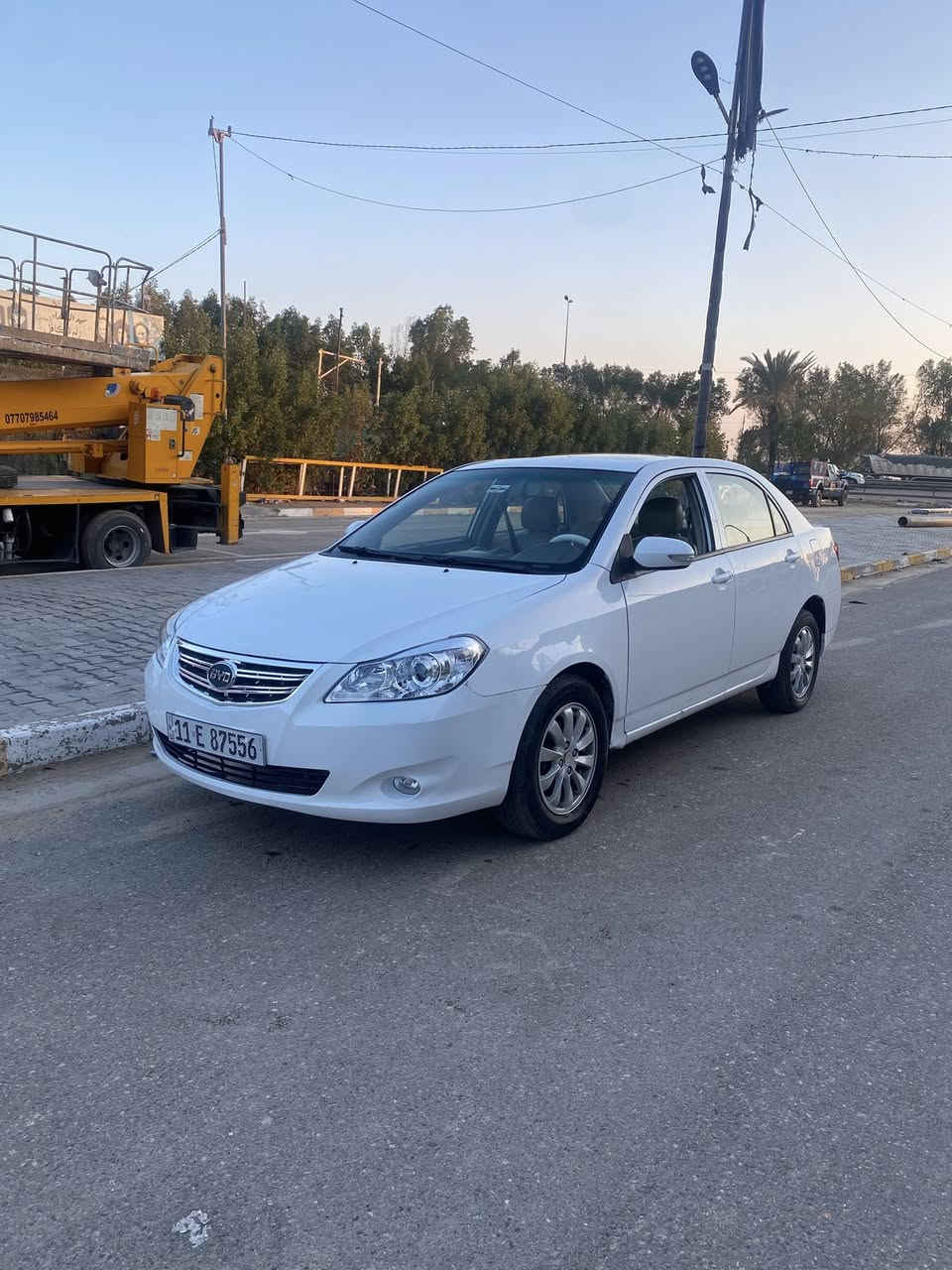 سلام عليكم بيوايدي لبيع G3 مديل 2013 رقم بغداد نكليزي هزة جديدة  ما بيهه لا ضربه ولا صبغ بلاديه على وضعيه الشركه  سياره كامله من كلشي گير اوتماتيك مكينه حداديه جديده مواصفات السياره معروفه كشنات جلد شاشه كأمره والسياره احلى من صور مكان سياره بغداد سنويه باسمي مشروع وطني مكان السياره بغداد سعره 62وبيهه مجال للاستفسار الاتصال على رقم ***********
