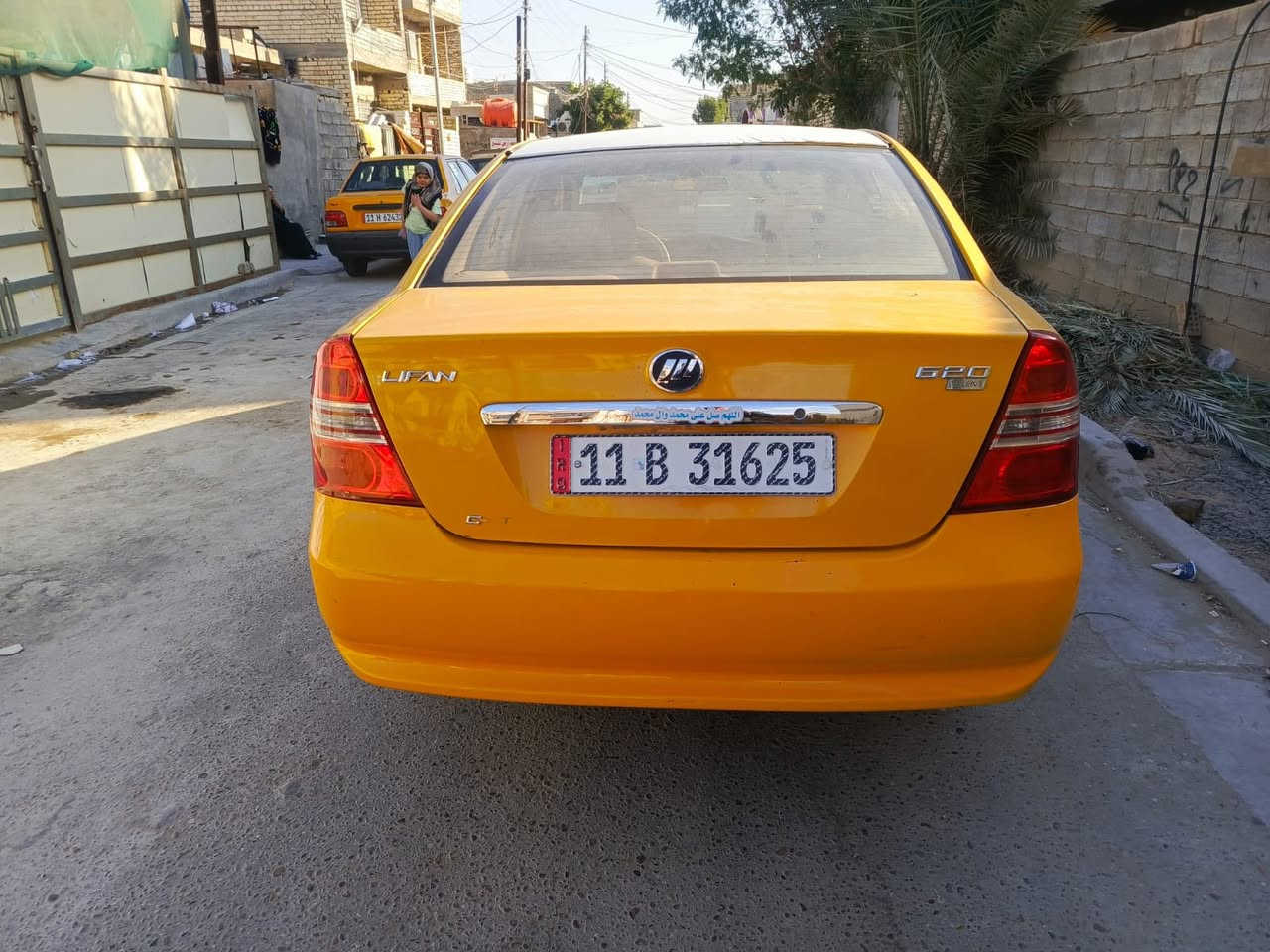 سلام عليكم
ليفان 620 بلادي 
سنتر لوك مركزي
اشاير مري
فتحة سقف 
رقم جديدً
سنوية جديدة
مصفرة هيئة وغرامات
نقص فقط تبريد وباور ستيرن 
السعر ٣٥ بي مجال  بسيط 
عنوان السيارةً بغداد زعفرانية

***********
