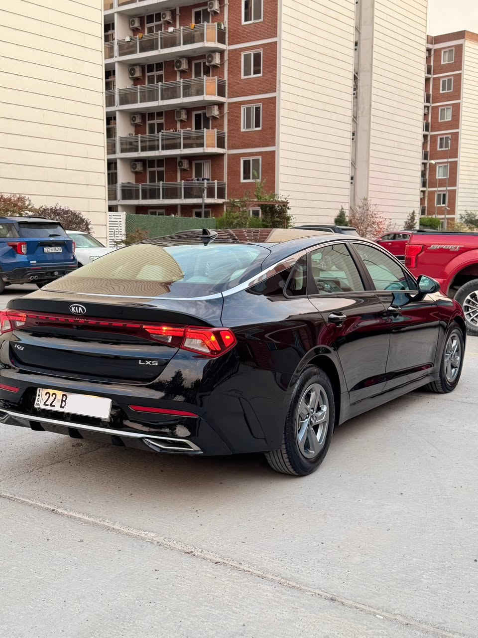 سلام عليكم
K5 🖤2021 

رقم اربيل جديد

محرك 1600 تيربو 

ماشية 50 الف ميل

سيارةً حلوه ونظيفة 

وجااااهزة من كلشي 

شاشة كامراه

حساس رادارات 

هندبريك بصمه 

3 انظمه قيادة

اوتو هولد 

تحكمات ستيرن 

اوتو ستوب 

باقي المواصفات معروفه

سعر 155$ بيها مجال قليل 

رقم الشاصي بالمنشور

بدون شاصي وللغد شرط الفحص👍 والسونار بالمنشور 

مكان سيارة/بغداد حي العدل

رقم الهاتف :***********
