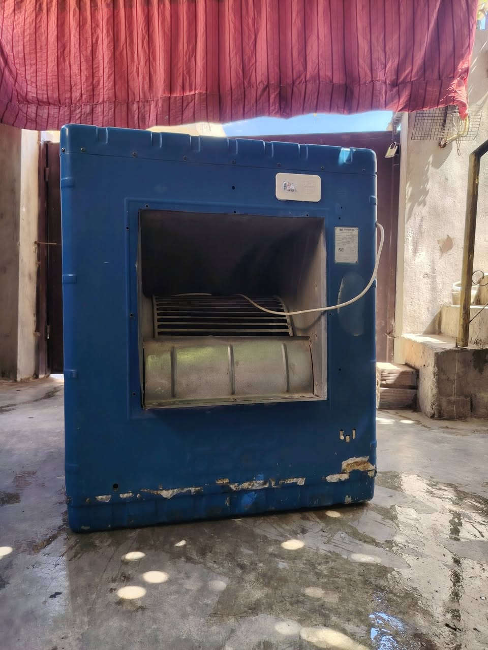 متاح مبرده سوبر حجم 4 ونص ماطور سرعتين اي عيب ما بيها مبرده جاهزه السعر 150 الشراي يخابر *********** واتساب أو يدخل خاص ♥️
