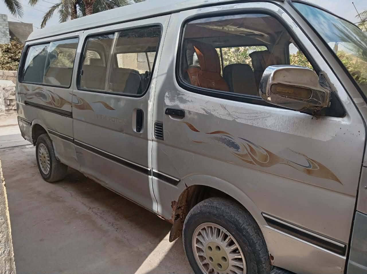 للبيع باص فتون موديل 2013 كير ومحرك بحالة جيدة جاهزة السعر 28 للاستفسار ***********
