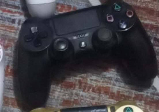 للبيع كيبورد وقطعة الي تربط ماوس وكيبورد تشتغل ببلي 4&5 
ابيع شلع  مستخدمات مرة  
مكاني بغداد 
+جوستك اصلي عطلها L2


**إذا كنت صاحب هذا الإعلان وتريد حذفه لأي سبب، رجاءا أرسل رسالة إلى الدعم الفني**