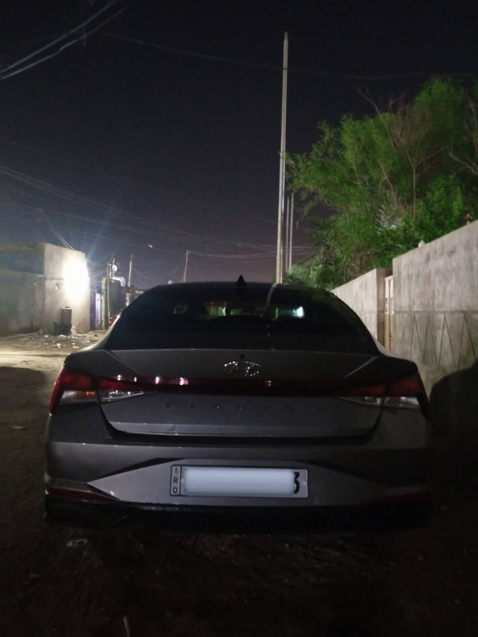 مستعجل ع البيع كلش بسبب ظرف
النترا موديل 23 امريكي ماشية ٤٠ الف كير محرك شاصي  لغود  صدر كفاله . اعبيلهه بانزين محسن ودهن وكالة ليكومولي ماي احمر راديتر حتى ماي الماسحات وكاله المانية . سياره مامتعوبه ابد حره رقم انكليزي . بس بيهه ملاحظات بالكشر تواصل وياي وانطيك التفاصيل ونتفق 

واتساب ***********
