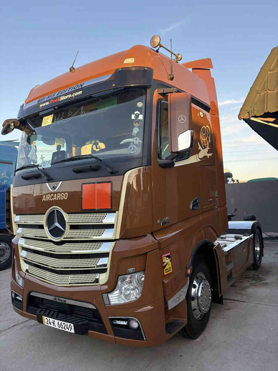 وحش راس تريله چامبو سقف سقط 2016 حجم 1842 ويل كروم فول موصفات رقم دهوك عنوان معرض عبدالله لتجارة الشاحنات الكبيرة والشحن الدولي
***********
***********
