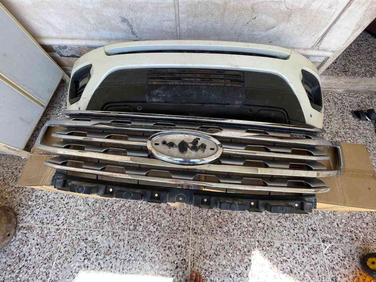 بسبب الوعود الكاذبه مو تراسلني تكلي شراي لاتنطي كلام ومتجاوب بعدين بجم اكسبديشن يرهم مديل 19/20/21 مابي عيب مثل ما موضح بالصور مكانه كركوك سعره 6 ورقات كامل مابي نقص ***********
