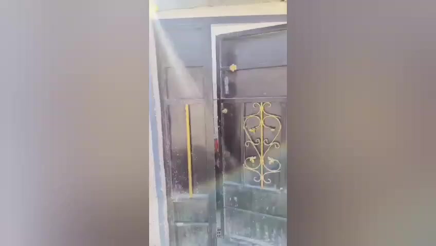 بيت 100متر حي البساتين التجاوز للبيع السعر 30 وبي مجال رقم الهاتف ***********
