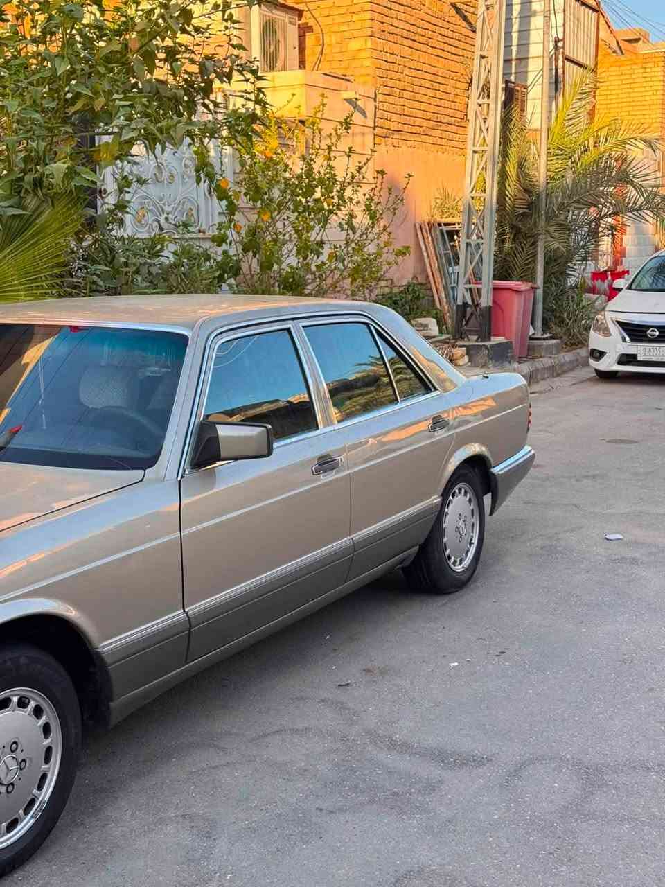 300SE -1989مارسيدس رئاسي
كير و محرك بلادي عنكبوت ( قبق اسود) 
سياره بلاديه كلها 
كهربائيات شغاله جام كهرباء 4 جامات
تبريد ثلج 
 الكشنات كلها نضيفه تحكم كشنات كهربائي 
أريل كهربائي
بلكات جديده 
نوزلات جديده 
دبل فيت بم ( بوش ) 
عنكبوت صافي 
قواعد دبلات بلاديه لا كص و لا تصليح و لا خياس 
لايتات زينون 
السعر 85بيها مجال 
الاستفسار :- ***********

