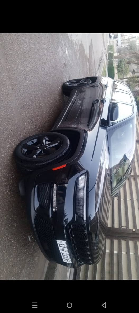 السلام عليكم
جيب شيروكي 
موديل ٢٤
وارد أمريكي 
فول مواصفات 
تشغيل عن بعد 
بانوراما 
ومواصفات الفول معروفة 
بلاك توب 
ماشية ١٠ ألف ميل 
العنوان بغداد الغزالية 
***********
أبو يونس
