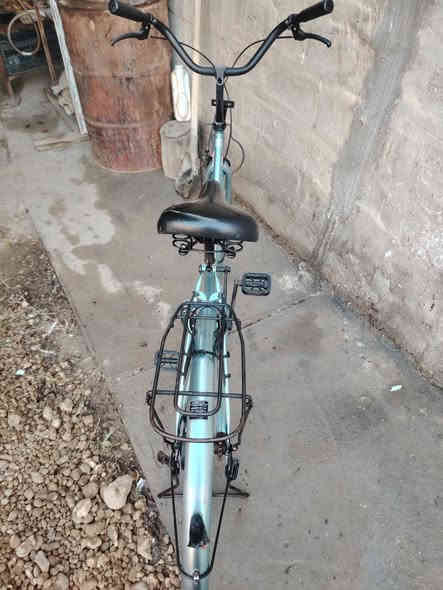 السلام عليكم
بايسكل للبيع 
حجم 26
نضيف كلش مستعمل قليل 
السعر 80 الف 
مكان محاويل 
***********
