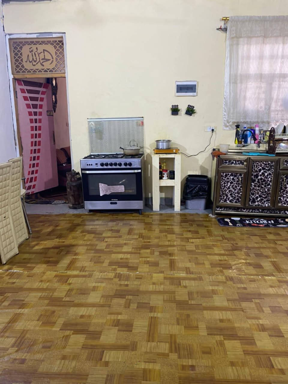 السلام عليكم ورحمه الله وبركاته يوجد بيت في التجاره للبيع مساحة 145متر 
جنس الأرض وقف السعر 36وبي مجال 
تبليط مجاري يبعد عن الشارع 100متر


**إذا كنت صاحب هذا الإعلان وتريد حذفه لأي سبب، رجاءا أرسل رسالة إلى الدعم الفني**