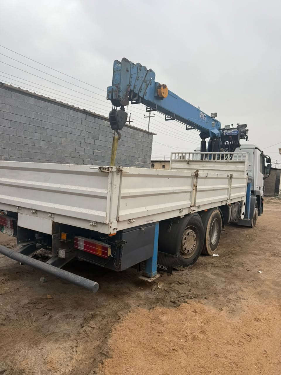 سلام عليكم هياب 10 طن فول سيفتي سياره جهزه من كلشي شهايد تخم تاير مديل سياره 2009 سعر 6 دفاتر الى ربع وبيه مجال قليل مكان سياره كرمت علي رقم تلافون ***********
