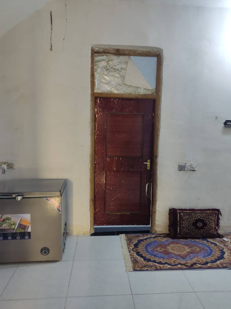 سلام عليكم عندي بيت 160 متر زراعي
دور صحه ثانيه شارع سواق ام لبنين سعر 55 قفل للبيت 

‏‪***********‬‏ وتساب بي
