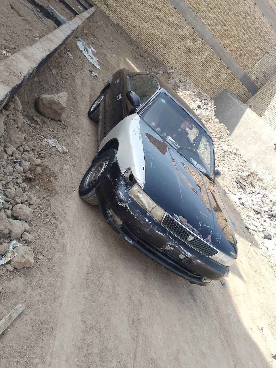 سلام عليكم
شيزر للبيع سياره حلوه دواخله بيه تلحيضات بصيطه بلكشر مكينه كير 2500 ديلكو كهربائيات شغاله  رقم بغداد انكليزي  راعيه يمي  سنويه لل 28 حداديه زينه تايرات زينات لايتات جدد زنون بيها ضربه بلبجم ماواصله البرانكيت وبيها كفر جاملغ وره السايق مبدل كفر مكان ذي قار الشطره بيع او مراوس  حسب القناعه  الشراي  يدخل خاص او ينتصل *********** وبي خير ويدلل اذا سياره نضيفه عادي اراوس وانطي فرق
