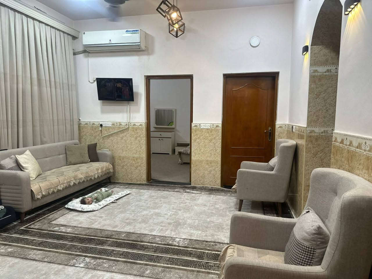 🩵اللهم صل على محمد وال محمد 🩵 
✨دار للبيع مساحة 200م حي العدالة شارع 25 بناء طابق واحد نضيف جدا غرفتين نوم قطاع 36 موقع مميز 
               #مكتب_حي_العدالة_للعقار 
📍عنوان المكتب : حي العدالة شارع المستوصف قرب عياده المرشدي لطب الأسنان
بإدارة محمد الجنابي
*********** 📞
بإدارة أبو أيه الحاتمي
***********📞
