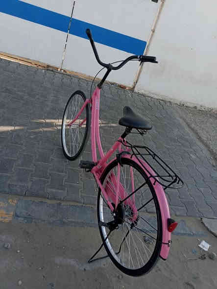 السلام عليكم بايسكل بناتي للبيع حجم 26 السعر 75 وبي مجال بسيط  المكان كوت داموك ***********
