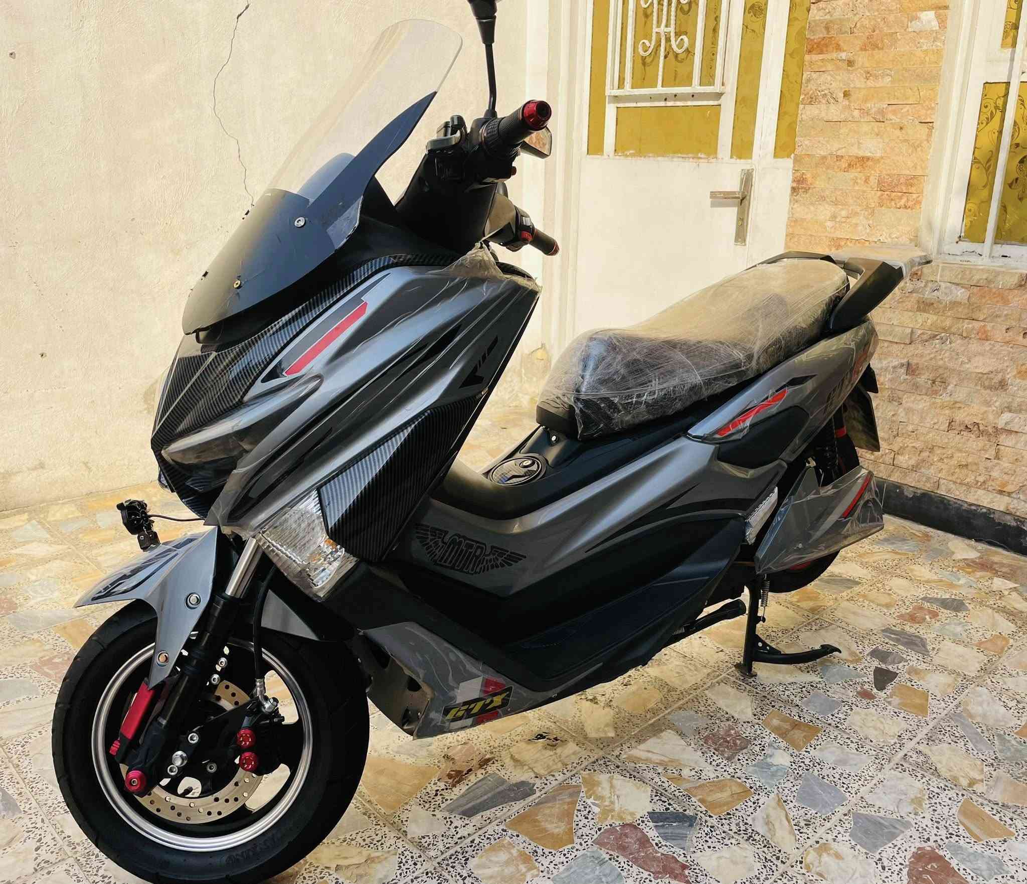 سلام عليكم 
للبيع دراجه شحن GTX
ملف 3000 نحاس حقيقي 
بطاريه 45امبير 
نضام R
3سرع
تاير امامي خلفي جديد 
بريك دسك جديد 
السعر 1375 وبي مجال 
مكان بغداد جديده 
اتصال عل رقم ***********
