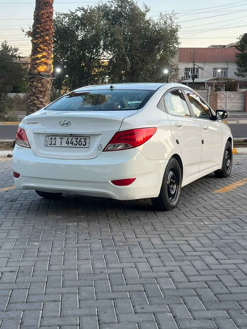 سلام عليكم  اكسنت خليجي موديل ٢٠١٧ بيها خشم بنيد صبغ أثر تكشير
وباب خلفي جهه العبري صبغ 
وباقي سياره كفاله 
كير مكينه مكفول 
تبريد تدفئة شغال 
صدر مكفول 
تخم تاير مكفول 
السعر ٩٤ وبيها مجال قليل عنواني بغداد البياع ***********
