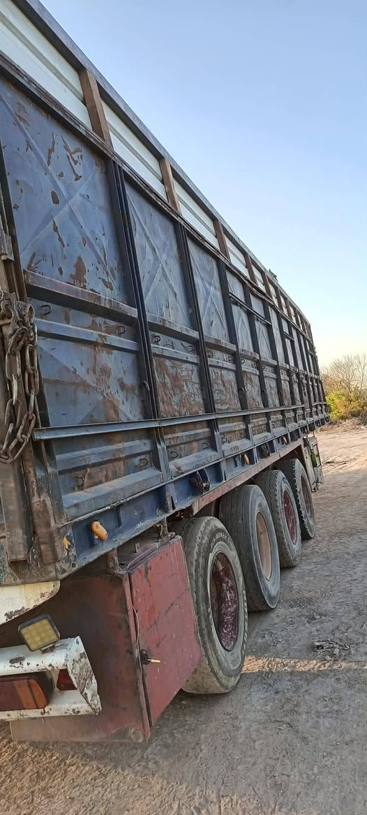 🚚 للبيع: عربانة بودي عراقي (حمل ثقيل)
📍 الموقع: صلاح الدين - طوزخورماتو
🛠️ المواصفات الفنية:
النوع: بودي عراقي (أربع دناكير مزوج)
الحمولة: تتحمل لغاية 60 طن
الشاصي: شاصي 16 (دنكير مربع)
الطول: 12.40 متر
الارتفاع: 1.70 متر (2.20 متر مع التعلاوة)
💰 السعر والاتصال:
السعر: 60 ورقة (وبيها مجال للشراي)
للتواصل والاستفسار: 📞 ***********
