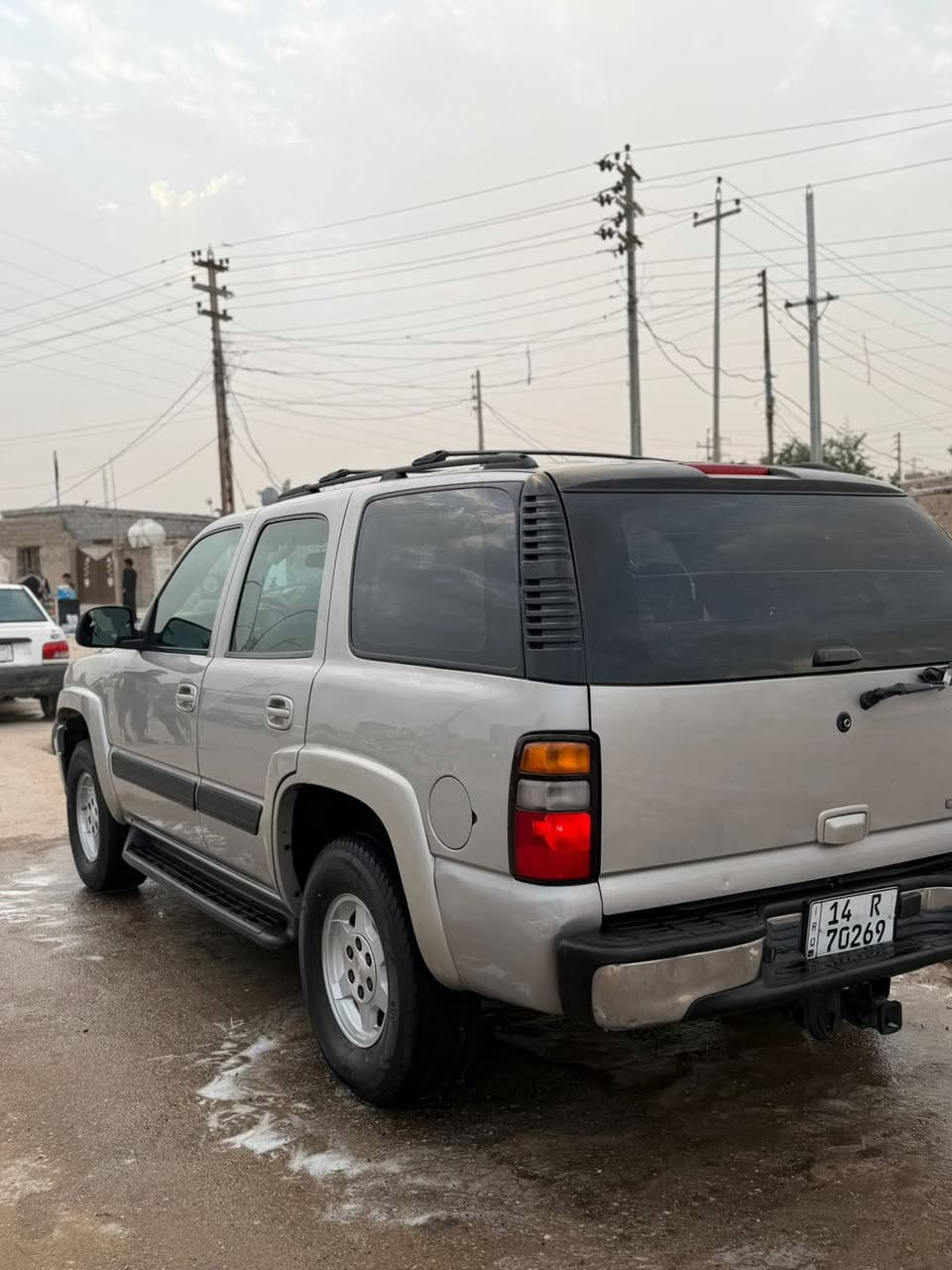 السلام عليكم.  للبيع. تاهو اللفيني.  ابتر. 2000.  رقم بصره انكليزي. سنويه لغايه 2030.  كفاله. من الضربه والكص. والصبغ. عده البنيد سبب جراد.  مكينه 5300 كير 700. تبريد شغال خلفي ومامي.  حداده كلش حلوه كهربئيات. عامه طخم تاير.  السعر 118. جوه السوك.  العنوان. بصره. هاتف ***********
