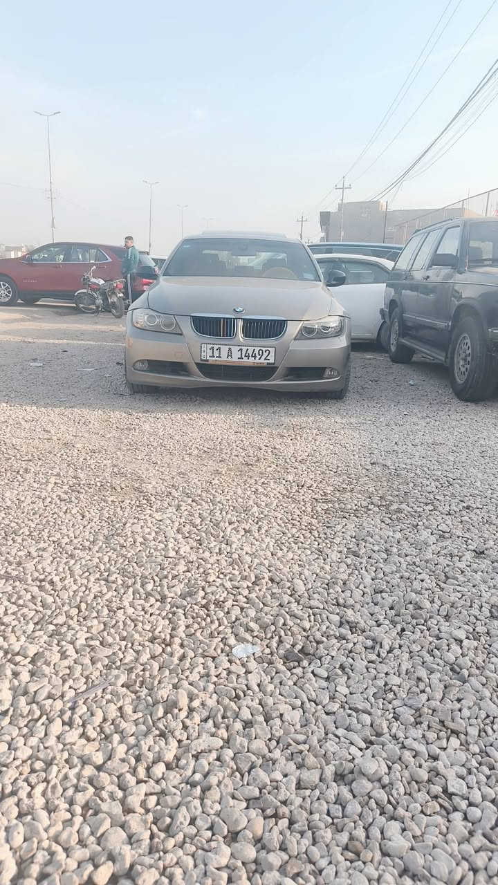 e90 2009 فول مواصفات بصمه فتحه كشن كهرباء السياره متعوب عليها مصبوغه جماليه جاهزة من  نقصها بس حداديه مكينه جديده وكير شديتهن بيدي غرفه كامله كنتاره بلباكيت بدلتها قبل ايام السياره نقصها بس حداديه حتى الايتات مبدلهن جدد تخم تاير جديد قبل ايام شاده معروضه 95 وبيها مجال للطيبين رقم الهاتف *********** بيه واتساب
