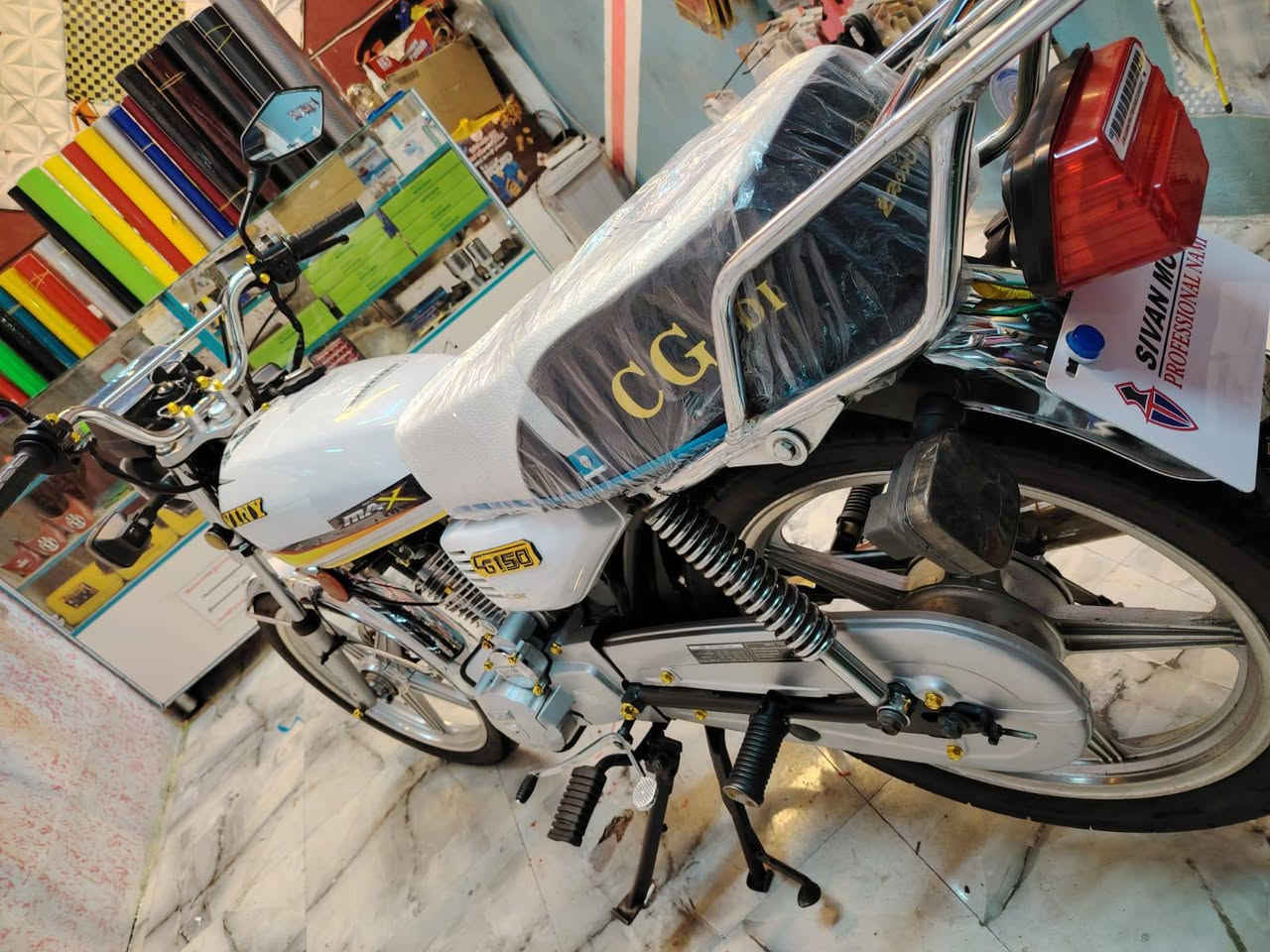 ياألله
سيفان جديد موديل 2019 مسجل سنويه وكامل تحويل ثاني يوم السعر مليون 
الاستفسار...***********
السكن رمادي تأميم...
