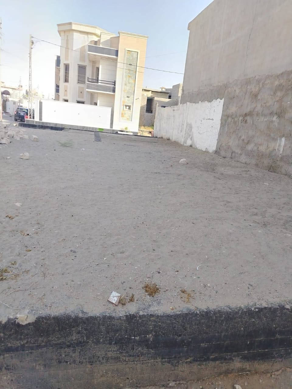 #عقارات_ارض_الصفوة_في_الرمادي
#عروضنا_ما_تخلص
قطعة أرض للبيع في الرمادي مركز المدينة
حي البكر __ مقابل المطعم الملكي ...
ركن 205 متر __ شارع 10 متر
تحتوي على رباط ومدفونة _ بيها اجازة بناء
طابو صرف __ تحويل مضمون بأسم المشتري
خدمات التبليط والمجاري قيد الانشاء
السعر 💰خاص
ملاحظة  __ ممكن مرواس القطعة مع بيت في التأميم
***********
***********
***********
يتوفر واتس آب ✅
عنوان المكتب _الرمادي _التأميم _الشارع العام _30 تموز
بجانب مخبز الفرقان
