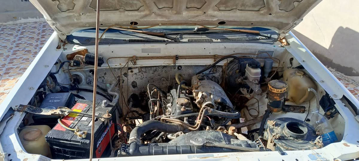 السلام عليكم شهر رمضان كريم عليكم
كنوه موديل 2006
محرك جديد كير أكسل خير من الله 
حداديه تخم تاير
السياره بيهه خياسات ودشبولهه مكسر من الشمس 
السعر 25 ورقه
الديوانية حي الفرات 
***********
