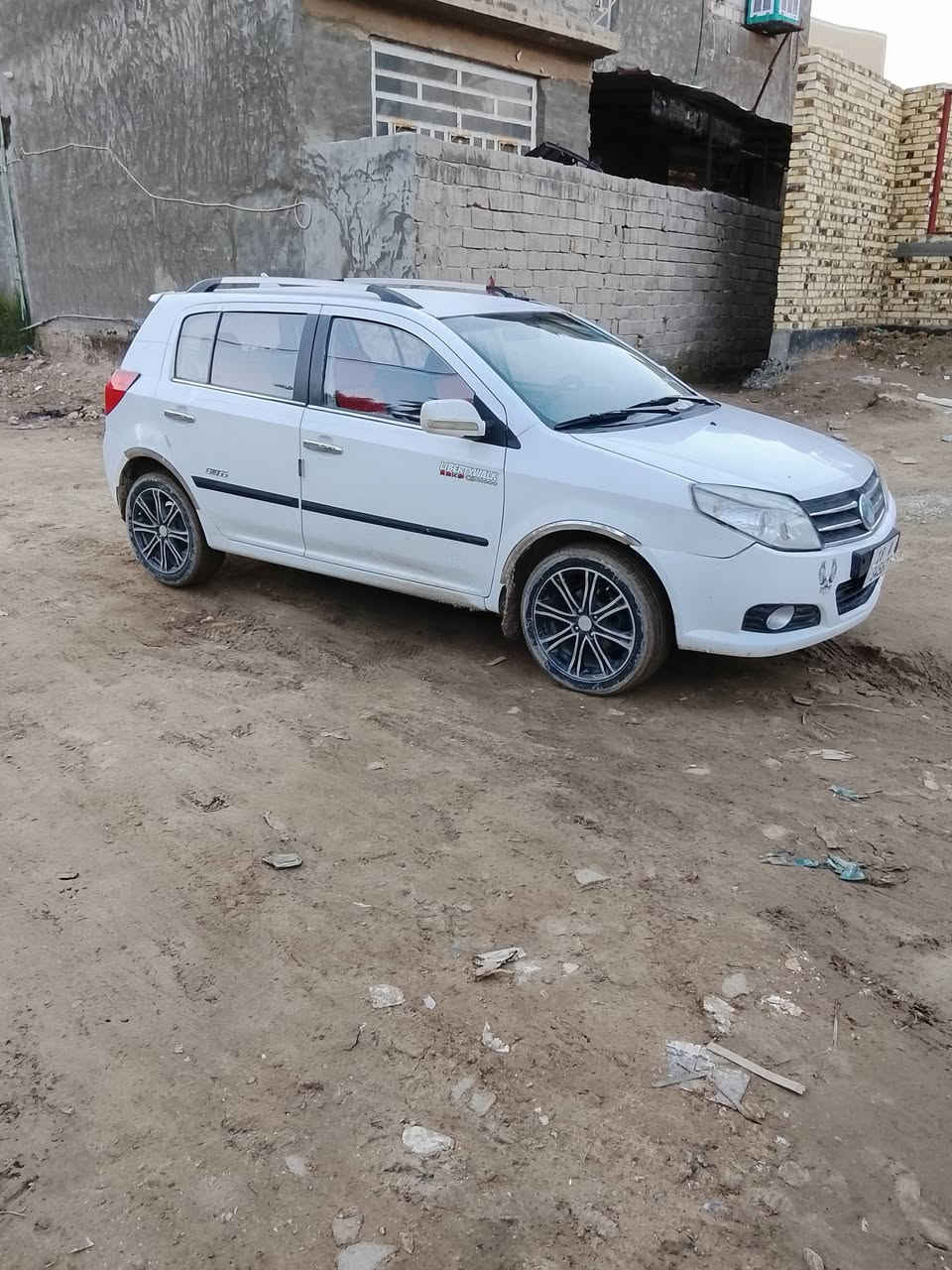 السلام عليك ام كي كروز مكفوله موديل 2013رقم بابل دولي جاهزه محرك كير تبريد تدفئه تخم  تاير غرفه جديده مكاني بابل مركز السعر ٤٢الاتصال ***********
