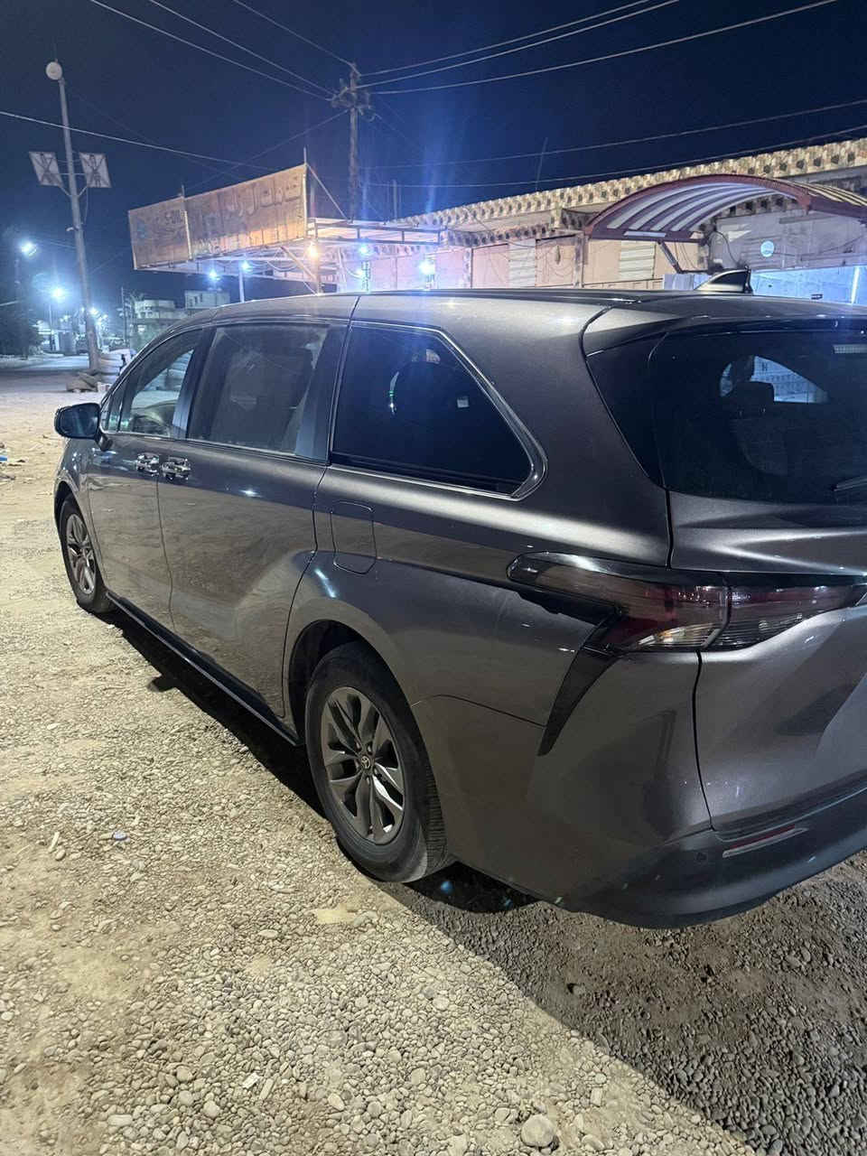 السلام عليكم تيوتا سينا هايبرت موديل ٢٠٢٣ موصفات فول السعر ٢٧٥ وبيه مجال للطيبين للتواصل ع الرقم ***********
