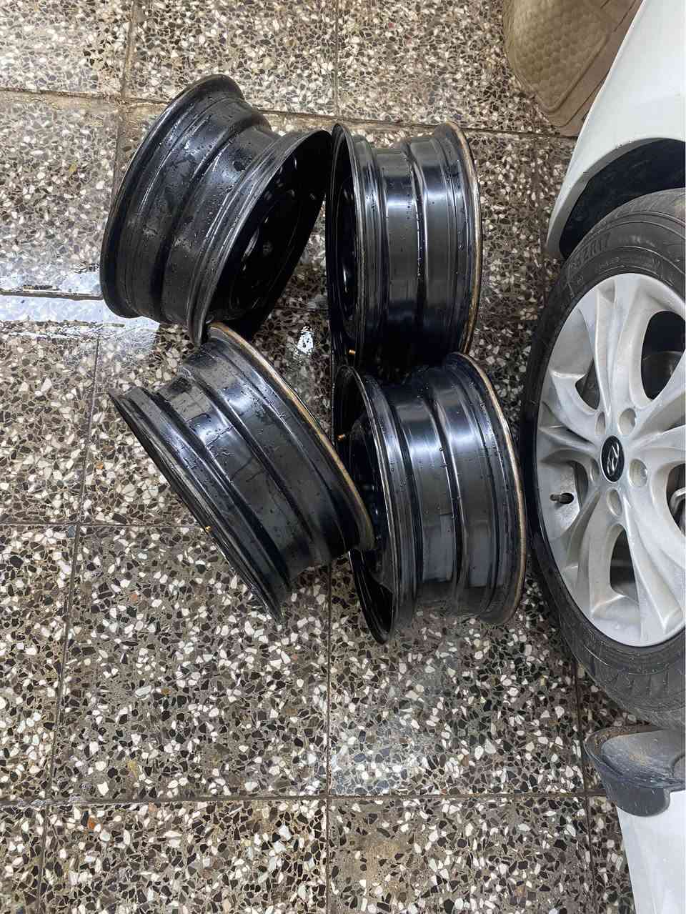 السلام عليكم حبايب تخم ويل حديد اسود حجم 14 جيد جداً  نضافتهم 10‎0‎%‎ انتاج 2024 وياه (3)تايرات حجم 185/70R14 النضافه 70 ‎%‎  
المكان الدوره شارع الصحه 
السعر 200 
*********** بغداد, العراق
