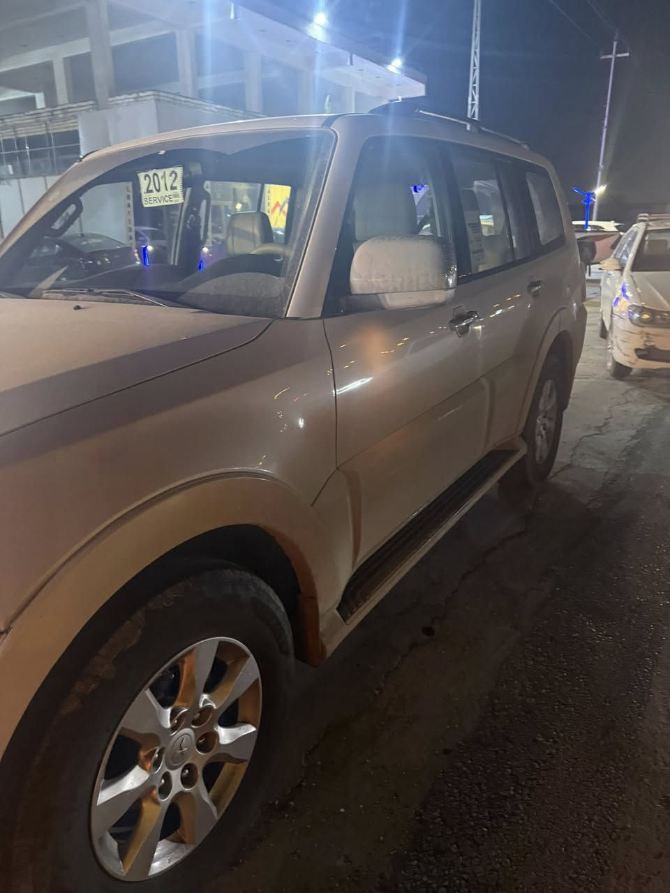 باجيرو 2012  حبتور فول مواصفات لون ابيض صدفي حجم المحرك 3500 رقم  بغداد مشروع واطني بدون حادث  سيارة  مكفوله كفاله عامه سياره كلين عله واضع الشركه معروفه خليجي السياره جديده مال جناي فورويل نضام دفلوك كشنات كهربائي اشارة بل مري شفط تحكم ستيرن فتحه تبريد ثلاث قطع حساسات خلفيه زاد ثلاجه تخم تاير كير مكينه حداديه خير من الله سياره جديده لوك محرك 6السعر 155دولار اتصل وبيك خيروتدل *********** مكان السياره بغداد بسمايه
