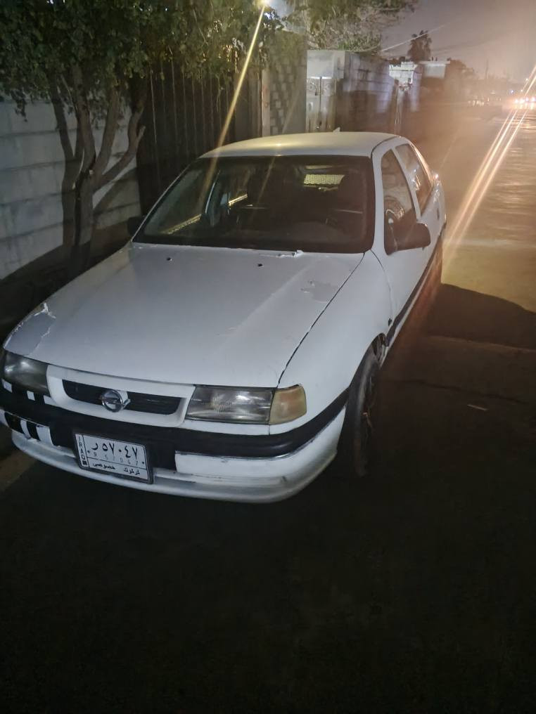 وبل فكتره ماسحه كير عادي  محرك كير شرط بدون صبغ بيها ضربه بين البابين مامتواجد ع فيس اتصل ب *********** سعرها 27 وبيها مجال مكاني كركوك كركوك, العراق
