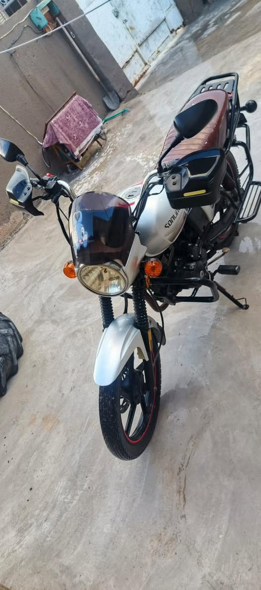 سلام عليكم دايوان جبلي للبيع كفاله عامه دراجه نضيفه وحلوه شوفت عينك كهربائيهت كله شغاله ما نقصه برغي العنوان بغداد بسمايه السعر مليون وبيه مجال حك الجيه مستعجل عله بيعته ***********وراق صولي
