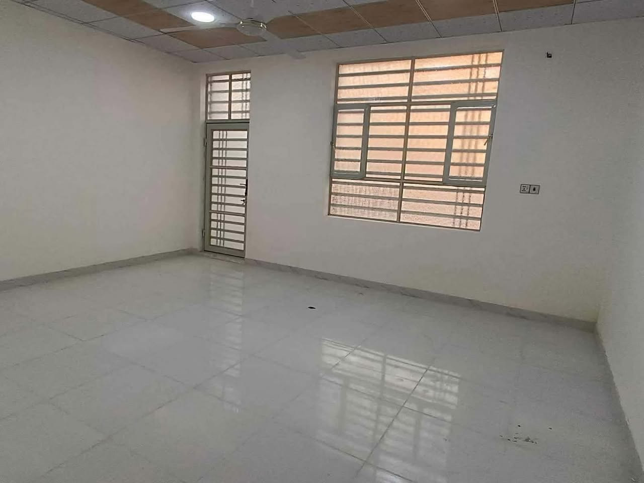 بيت للبيع 120 متر طابو صرف ( الوجه 6 والنزال 20)

حي ميسان قطاع 24 .. عرض الشارع 12 تبليط

بناء جديد 2026 درجة اولى … صب كونكريت مسلح

يحتوي على طابق ونص

الاول / غرفة وصالة واستقبال ومطبخ ومكشوفة
       وصحيات داخلية وخارجية طارمة

الثاني / غرفة وصالة وصحيات

السعر 150 مع المجال

للاستفسار *********** مكتب القلعة بحي ميسان
