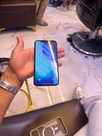١١برو ماكس  ذاكره ٢٥٦ بطاريه ٩٦ جهاز ممفتوح وتر  سعره ٣٥٠الف  بغداد حي...