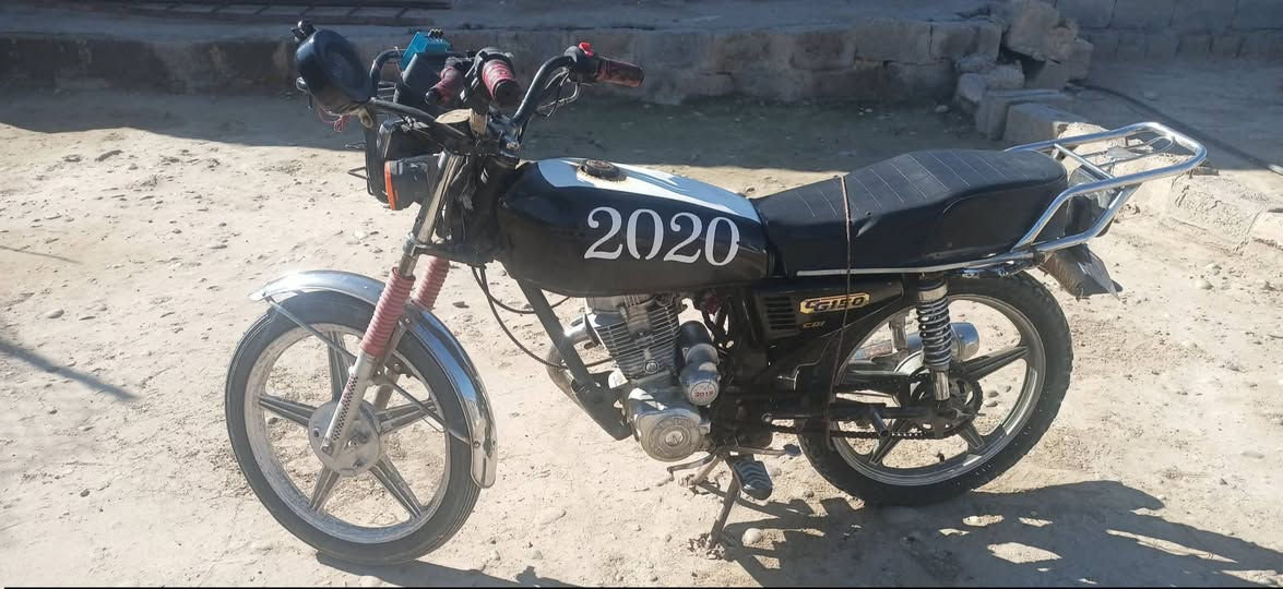 للبيع دراجه جني محرك200
الدراجه ادخن ابيض وتريد تجفيت مستعجل عل بيعه
السعر170الف ***********
